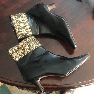 Amanda black booties